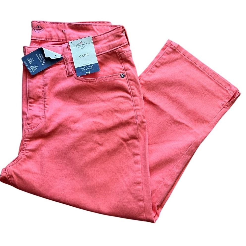 St. John's Bay Women's Capri Fusion Coral Peach Size 12 Secretly Slender New